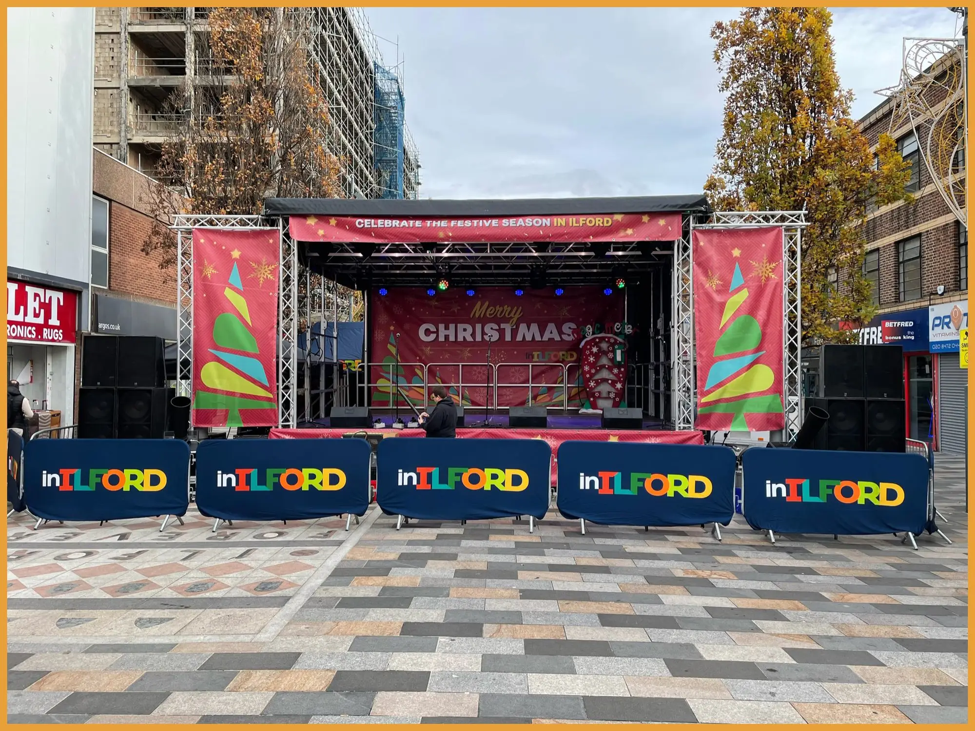 Stagemobil stage on the high street with Christmas branding